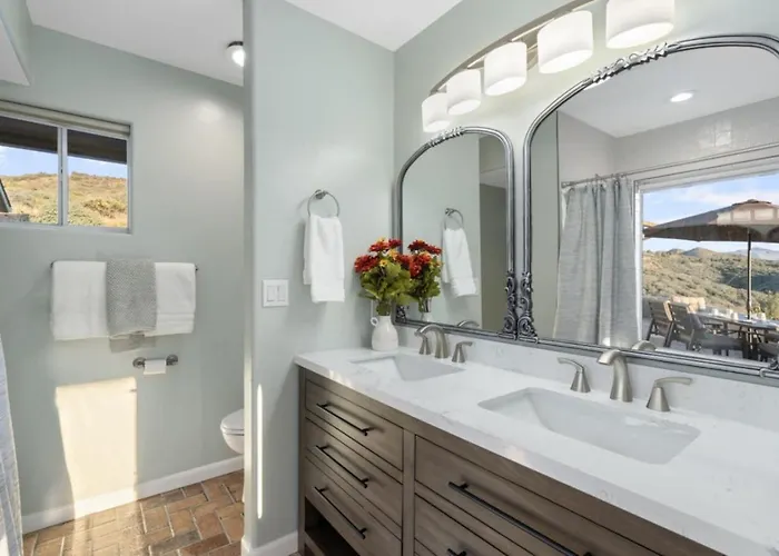 Mountain Getaway 3br With Hot Tub, Gym And Sauna